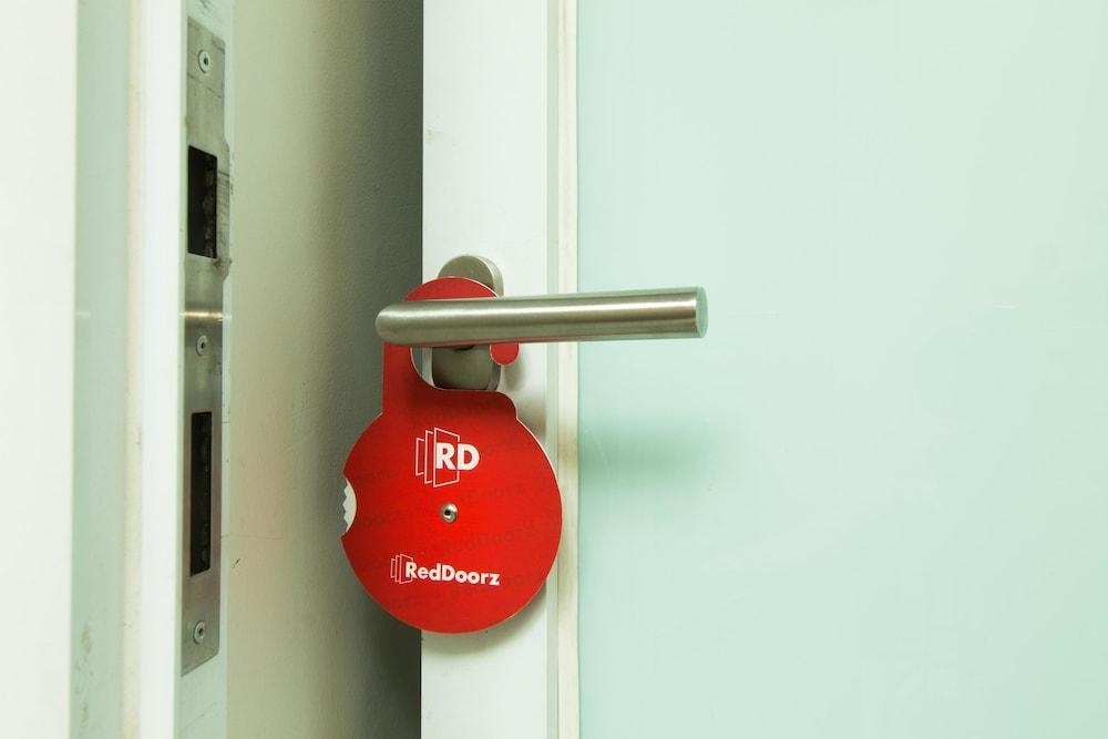 Reddoorz @ Pulomas Ξενοδοχείο Τζακάρτα Εξωτερικό φωτογραφία