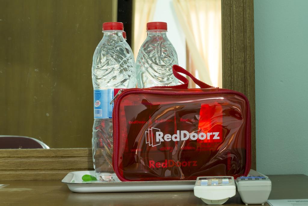 Reddoorz @ Pulomas Ξενοδοχείο Τζακάρτα Εξωτερικό φωτογραφία