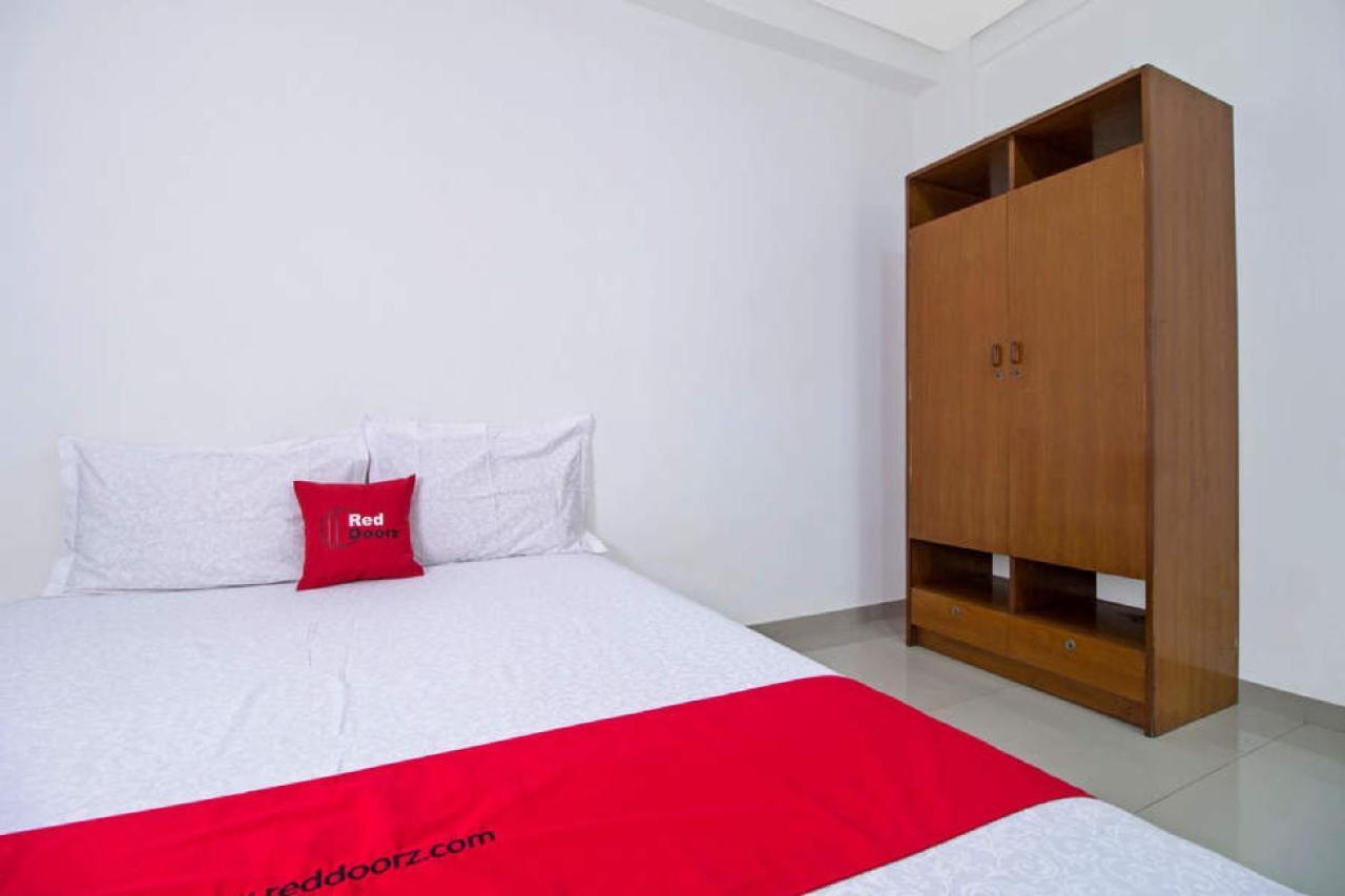 Reddoorz @ Pulomas Ξενοδοχείο Τζακάρτα Εξωτερικό φωτογραφία