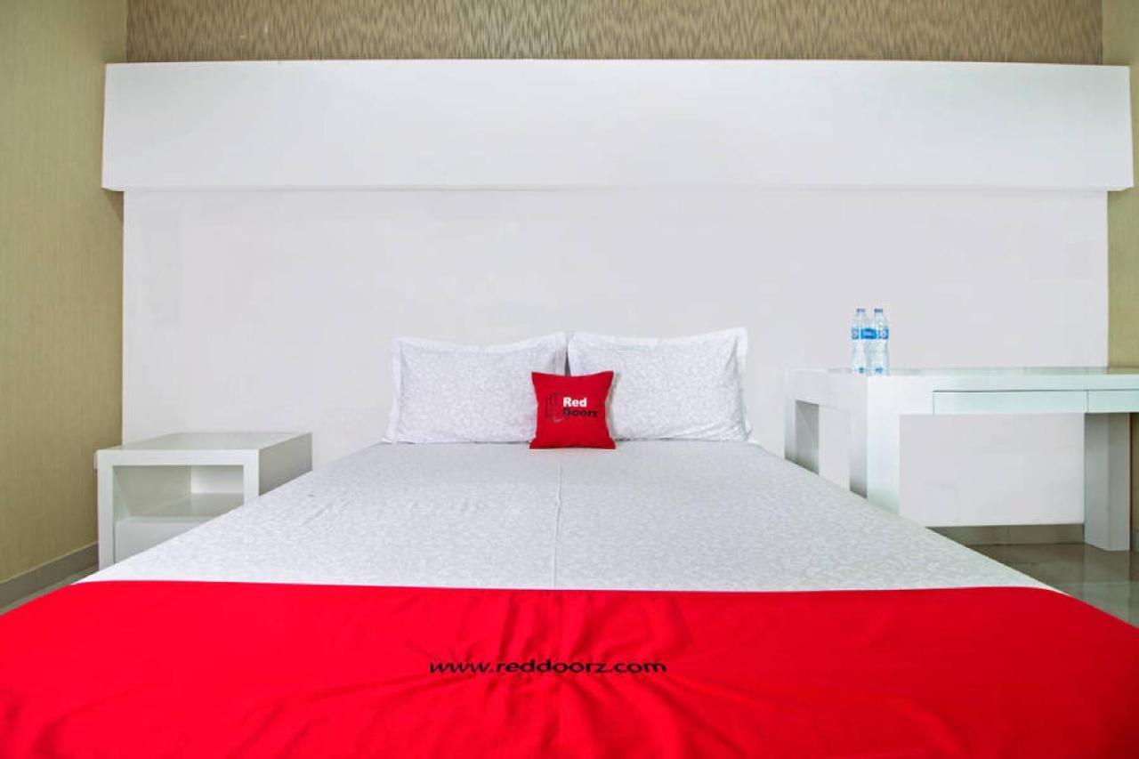 Reddoorz @ Pulomas Ξενοδοχείο Τζακάρτα Εξωτερικό φωτογραφία